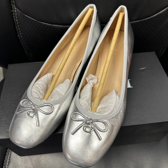 NIB! Coach Women Metallic Silver Bow Block Heel US6.5B Pull-On Ava Ballet Pump - Picture 1 of 11